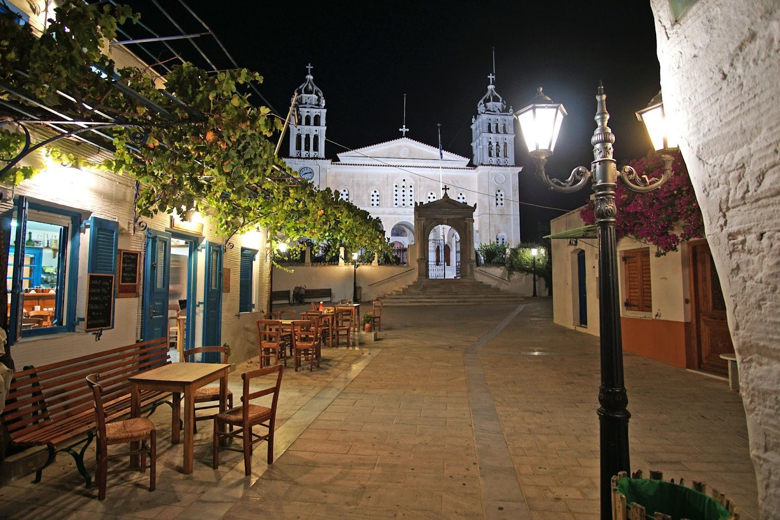 <h2>Lefkes – The Mountain Village of Paros (25 Minutes)</h2>