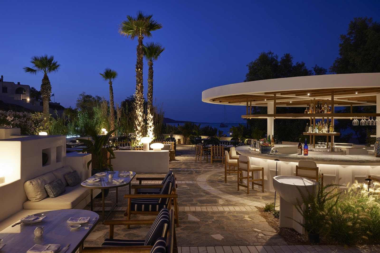 <h2>Stay at the Centre of Paros – Avant Mar</h2>